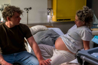 Geboortereportage-Hoorn-3 Een moment van rust tussen de weeën in het Dijklander ziekenhuis